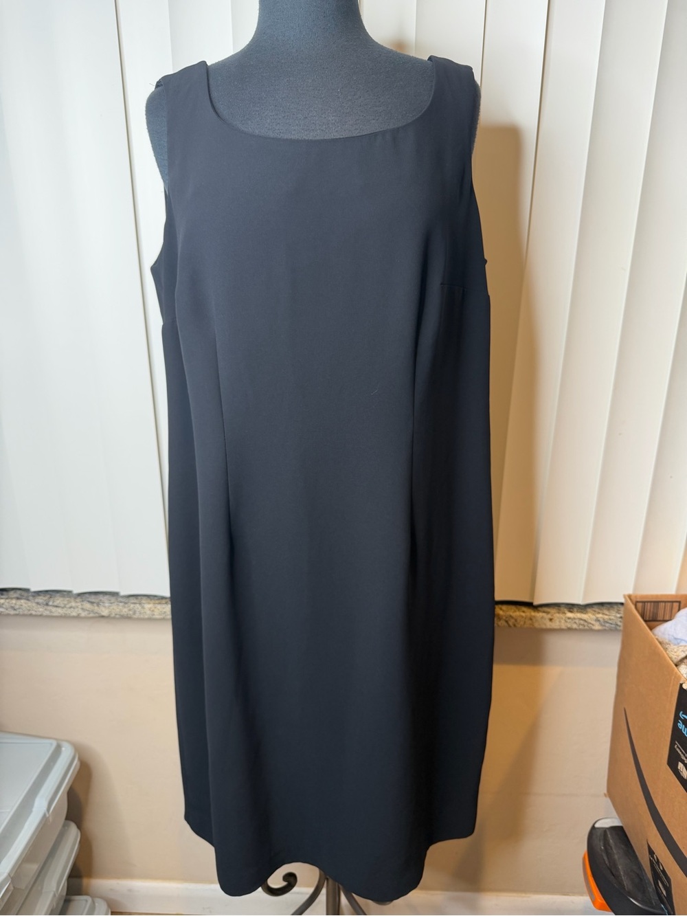 Vintage S.L Fashions Classic Black Sleeveless Shift Dress Career Plus Woman SZ16